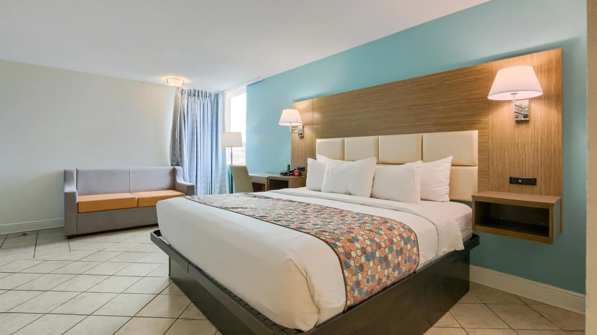 Beachside Hotel