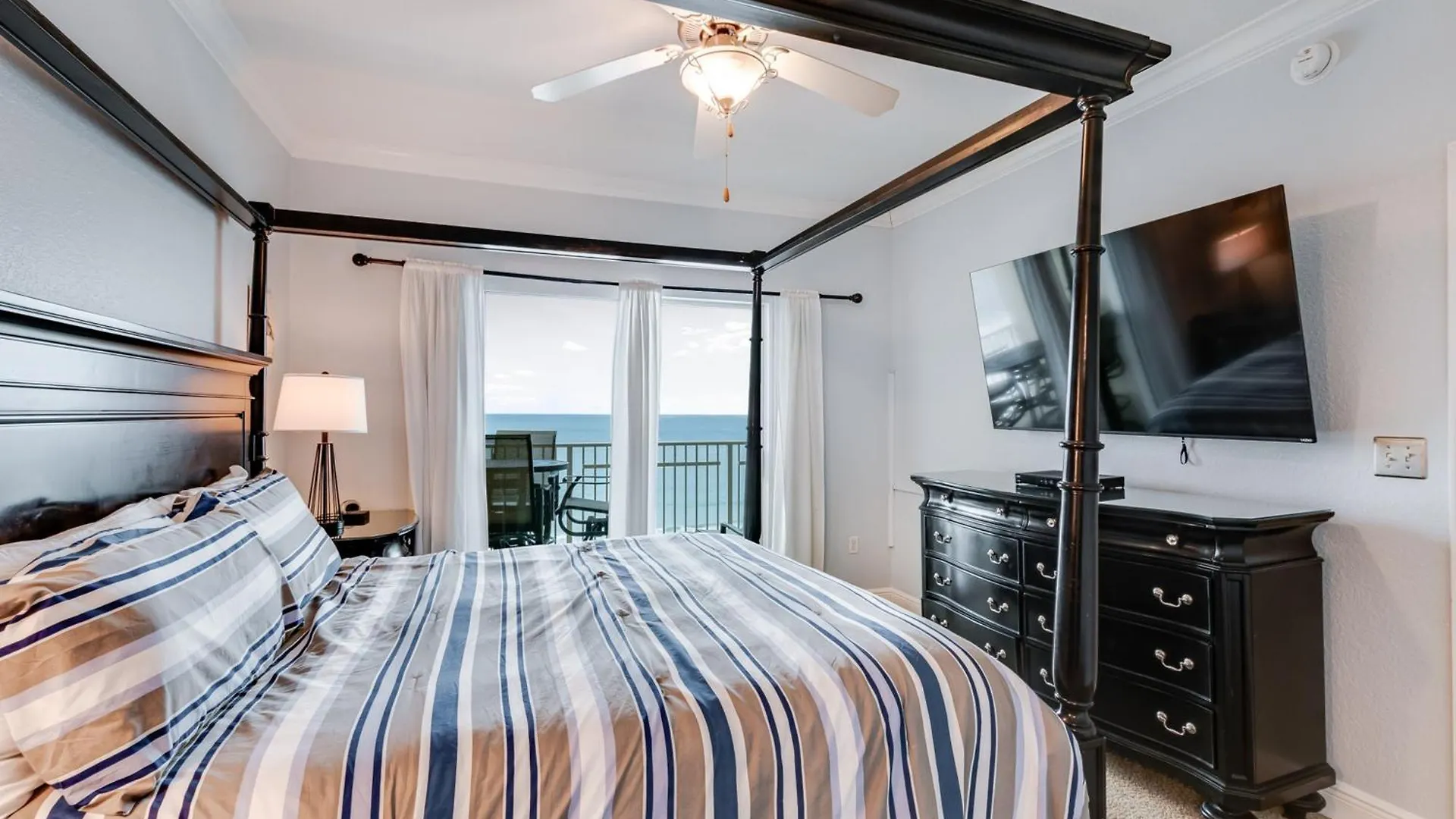 Crystal Shores West Unit 208