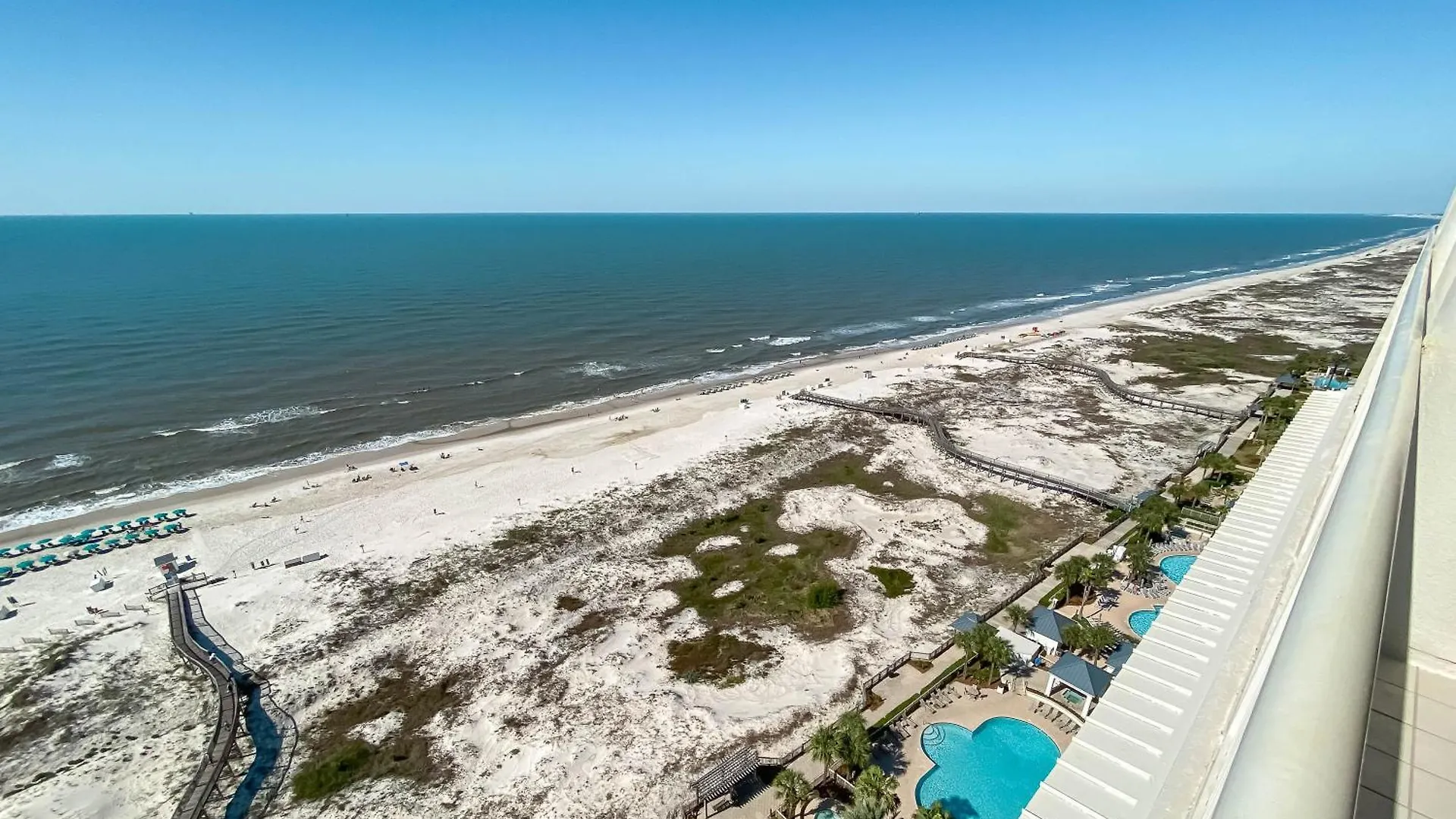 Club B2003- 4 Bdrm-4 Bath-updated Beachfront Apartment *