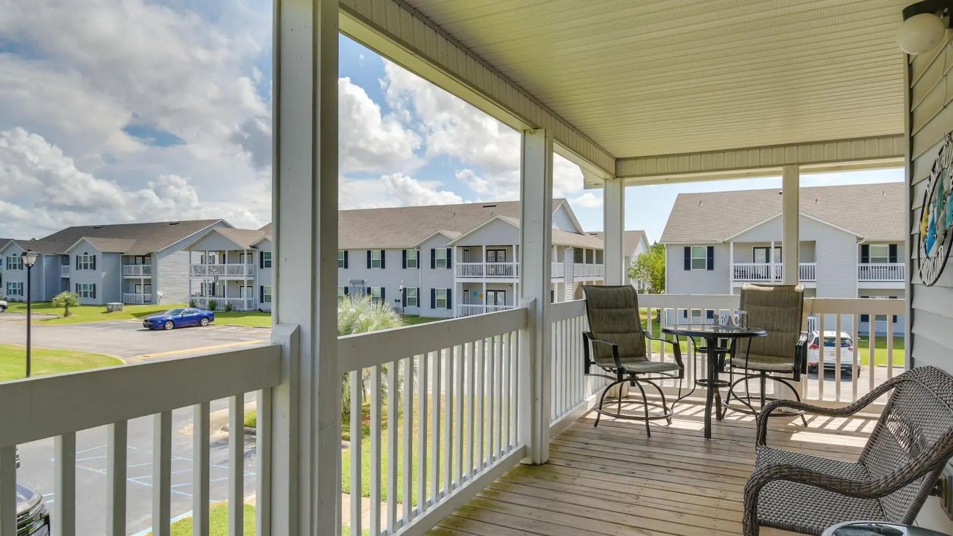 With Pool Access, 5 Mi To Beach! Apartment