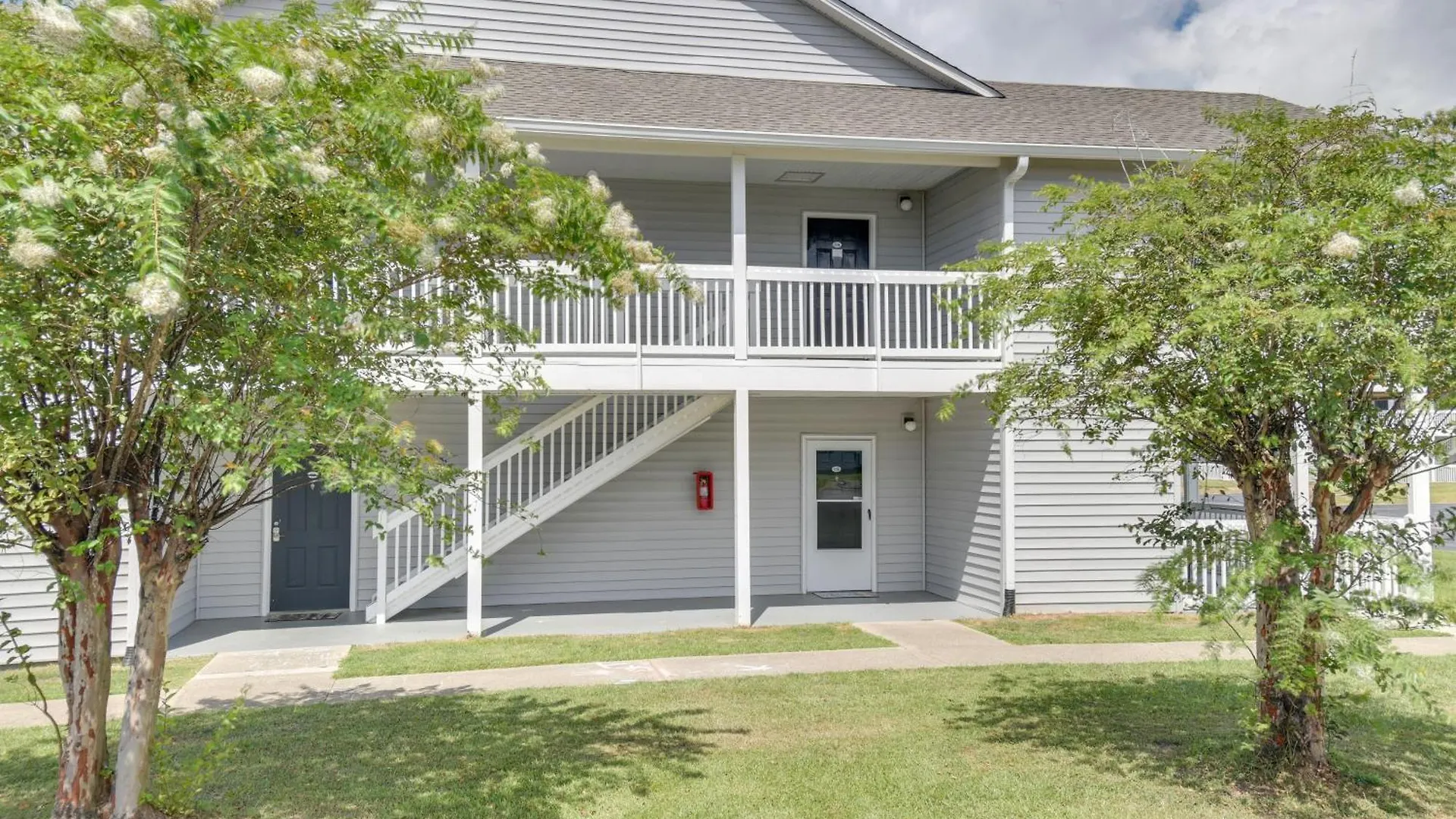 Apartment With Pool Access, 5 Mi To Beach!
