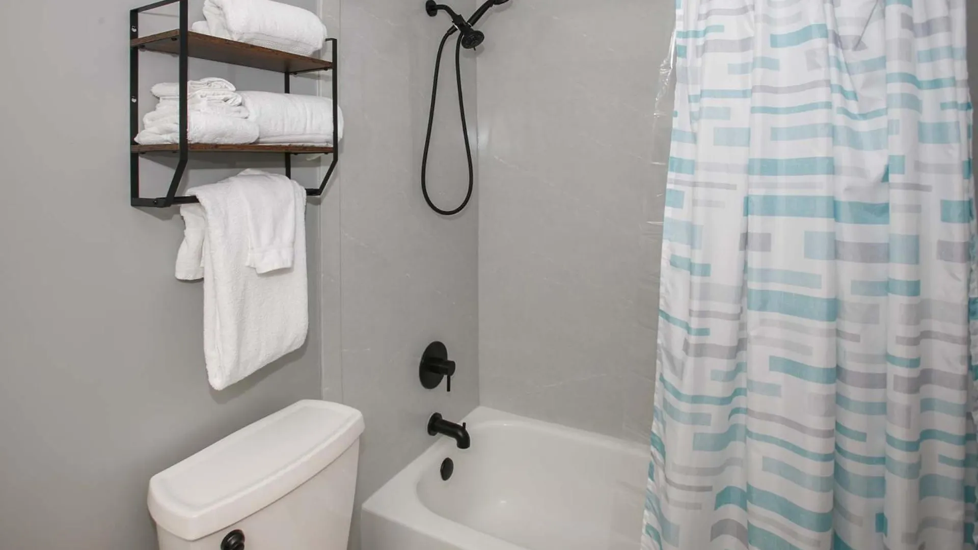 Holiday home Sea Oats Beachfront Condo: Renovated 2br With Pools And Pier Access