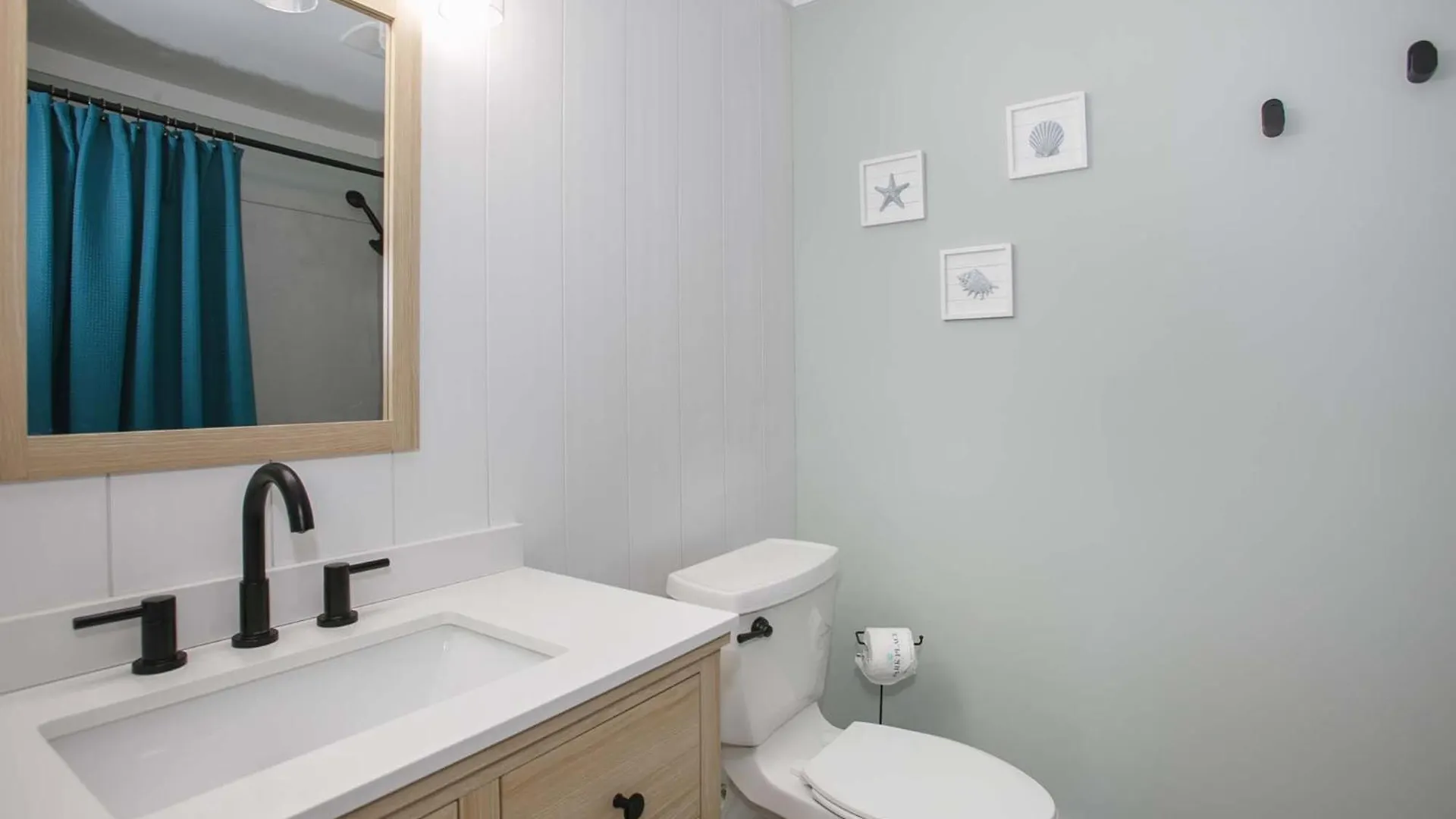Holiday home Sea Oats Beachfront Condo: Renovated 2br With Pools And Pier Access *