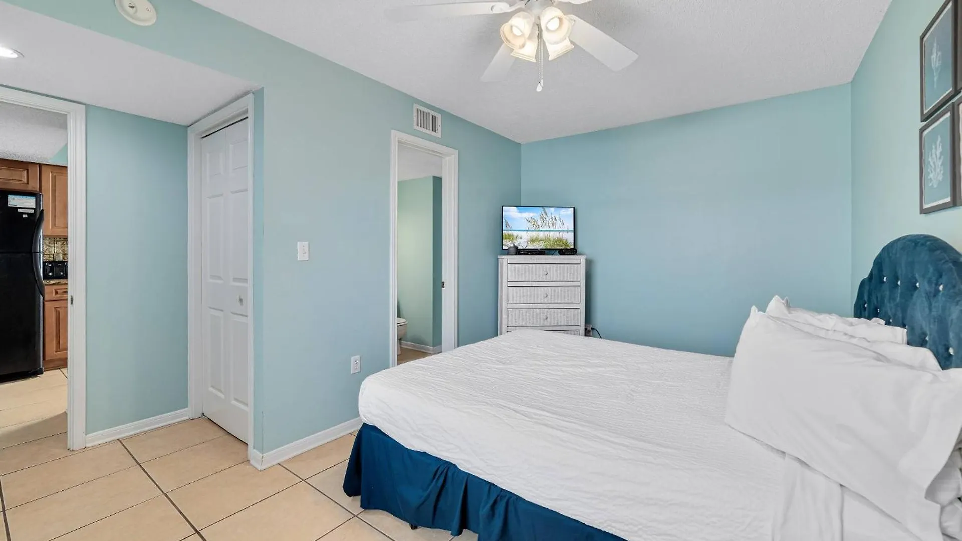 Ocean House 1802 *