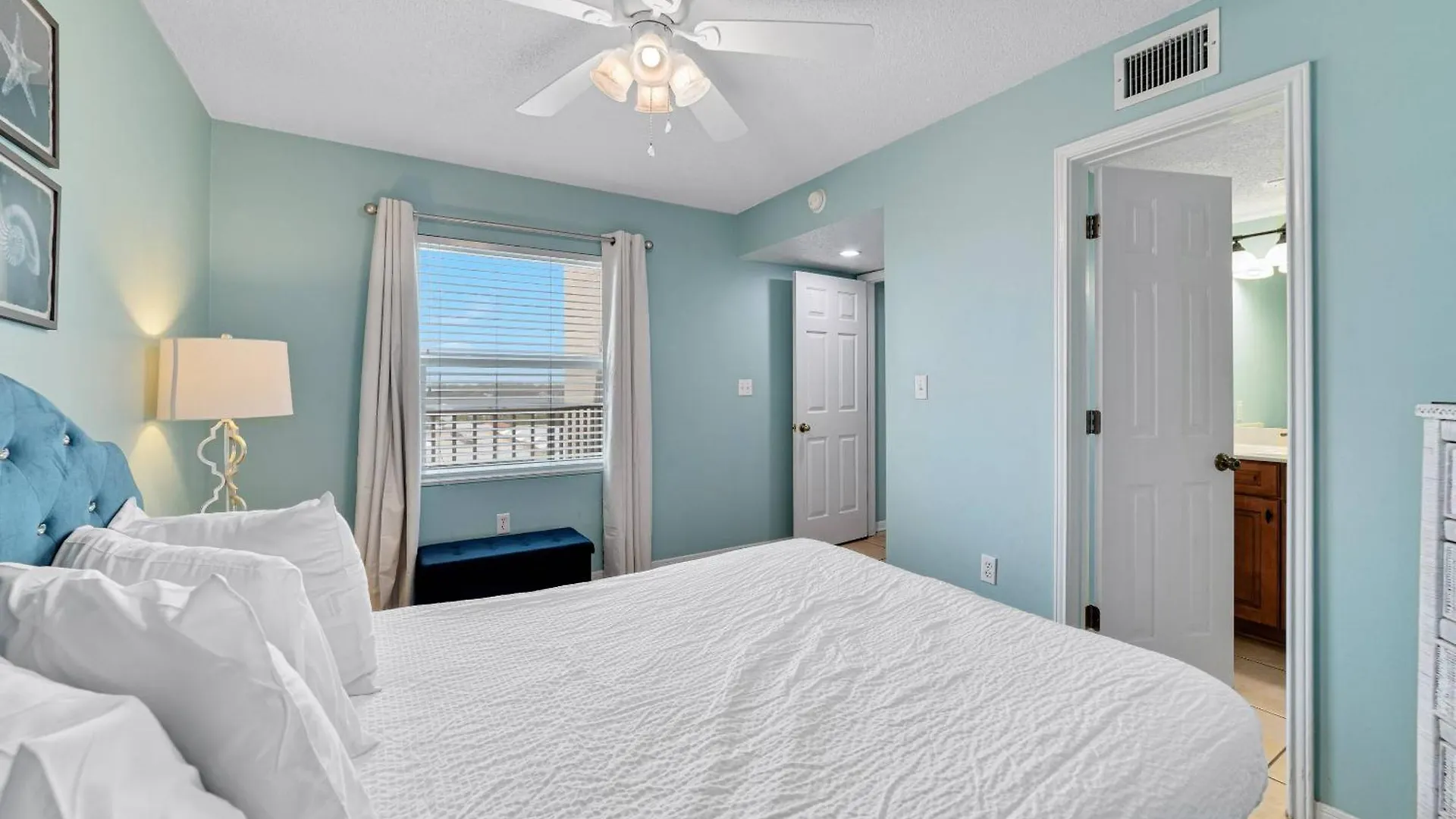 Ocean House 1802 Holiday home *
