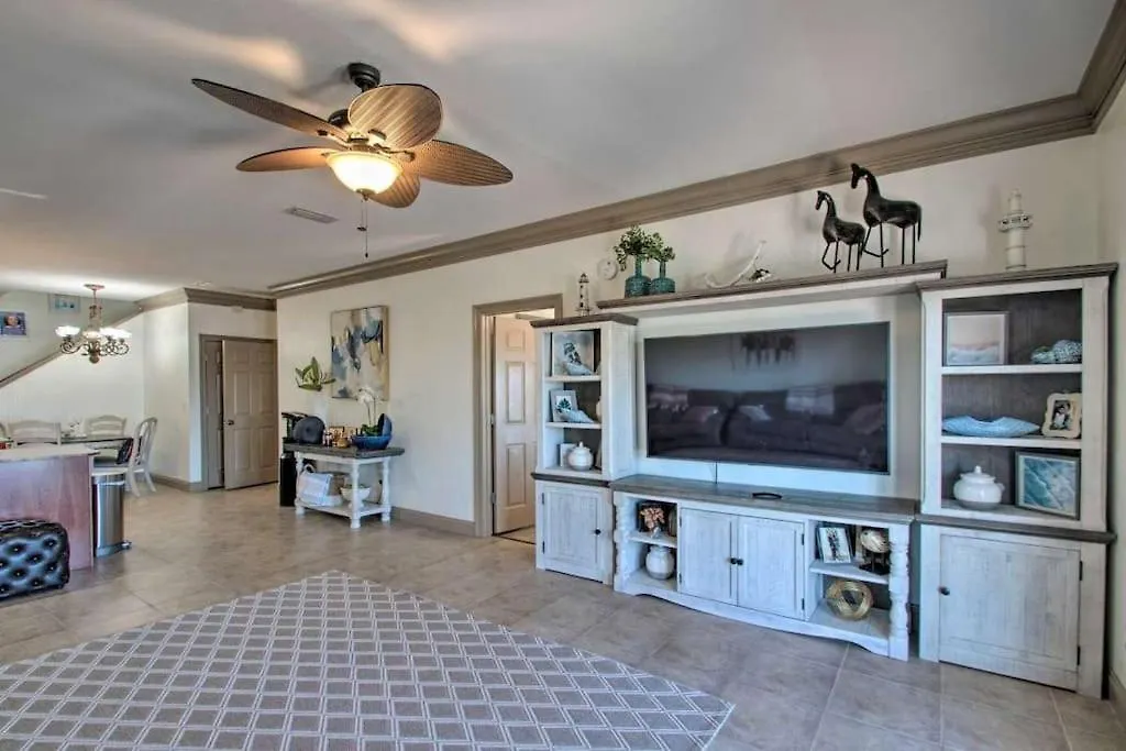 Holiday home Private Pool/pier - Beautiful Bayfront Property! *