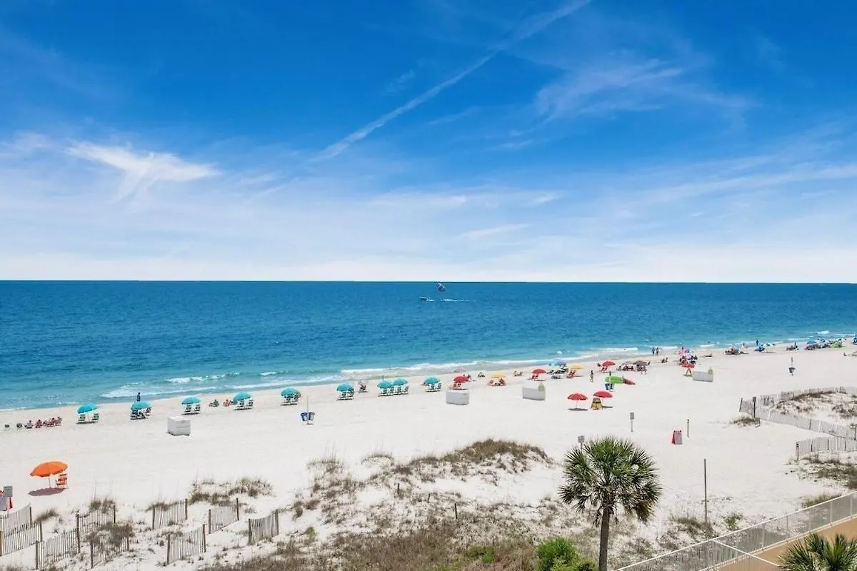 Holiday home Colonnades 402