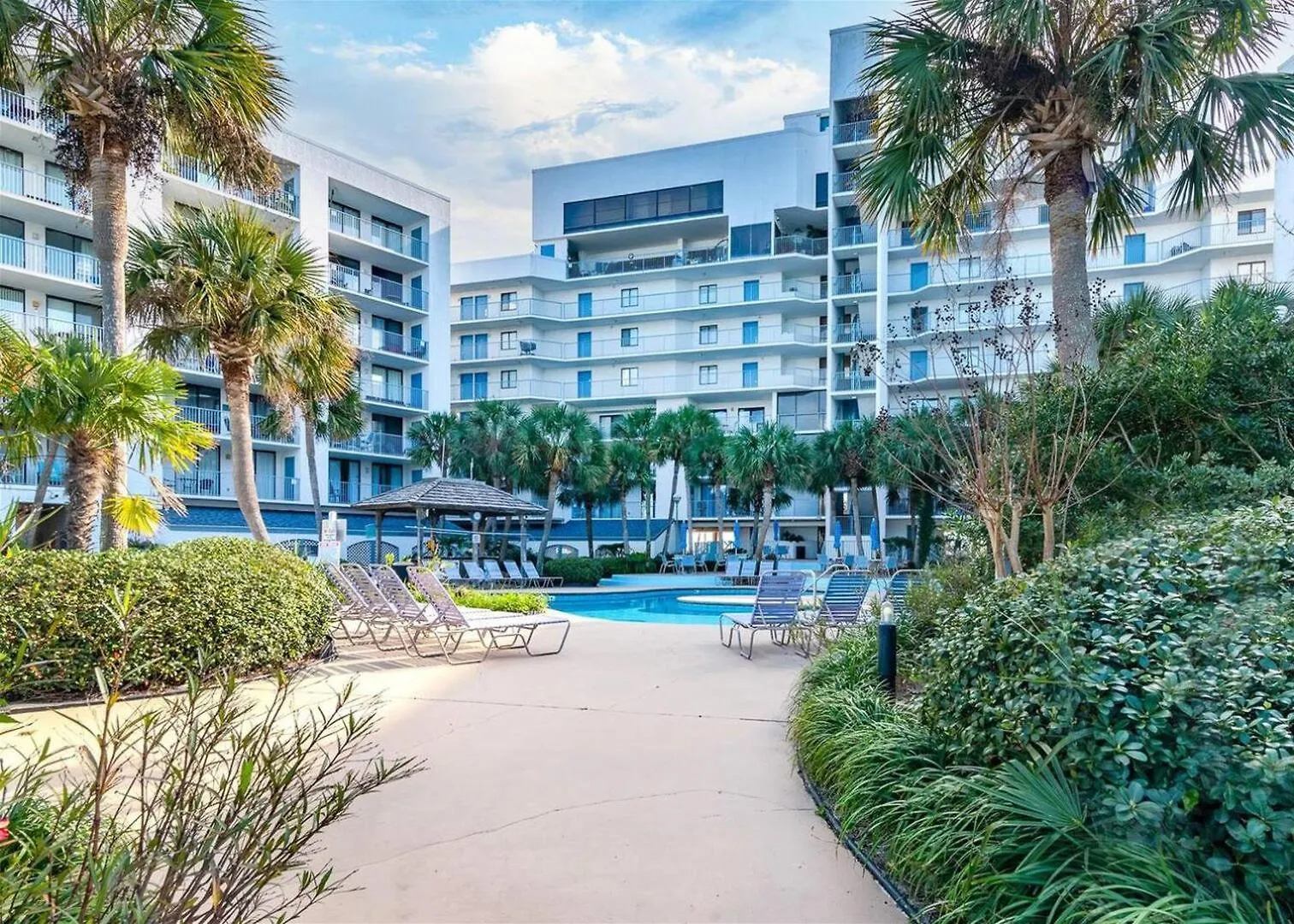 Holiday home 1br/1ba Sleeps 4 Near W/ Breathtaking Ocean Views *