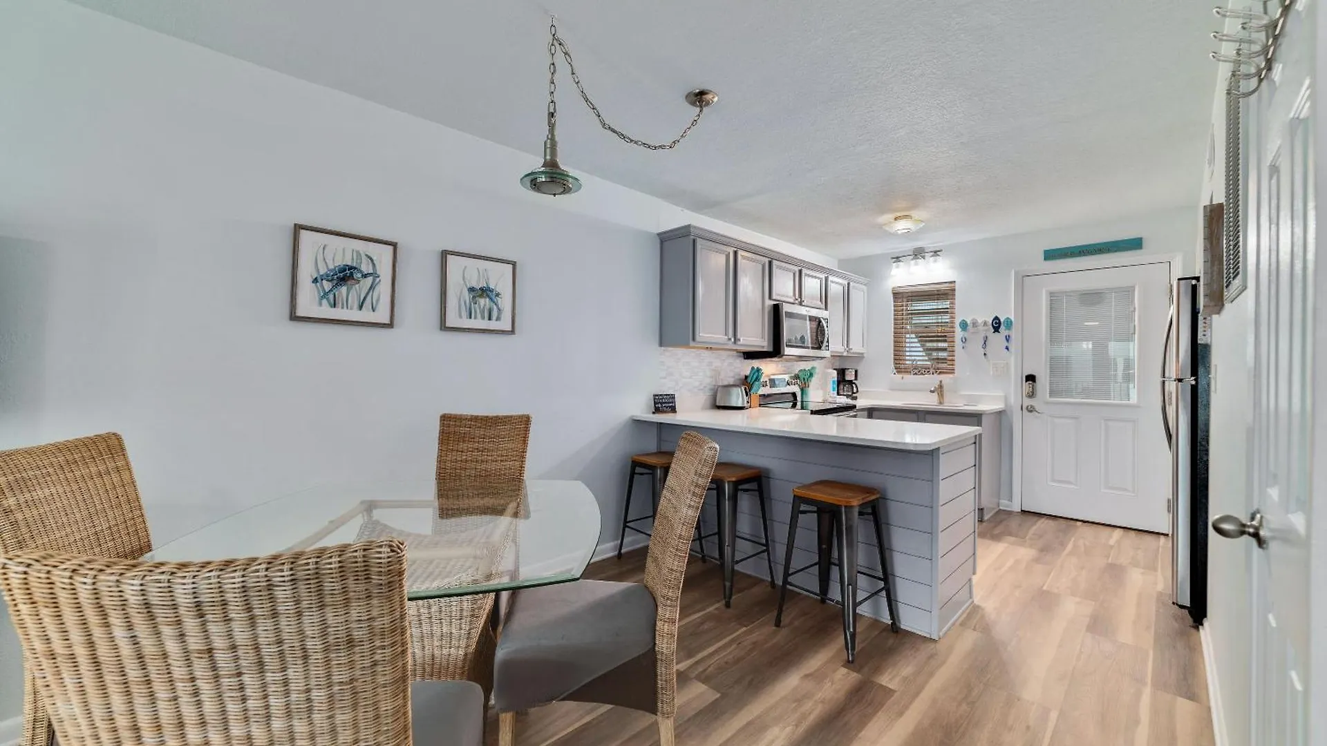 Harbor House B9