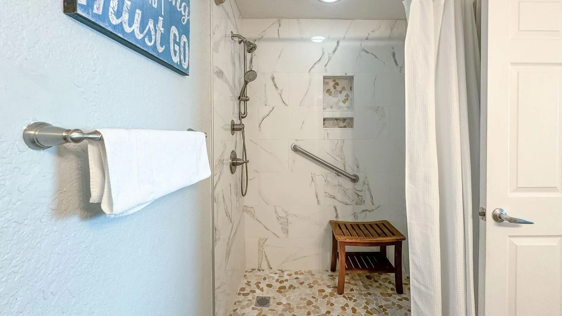 Crystal Shores West 906 *