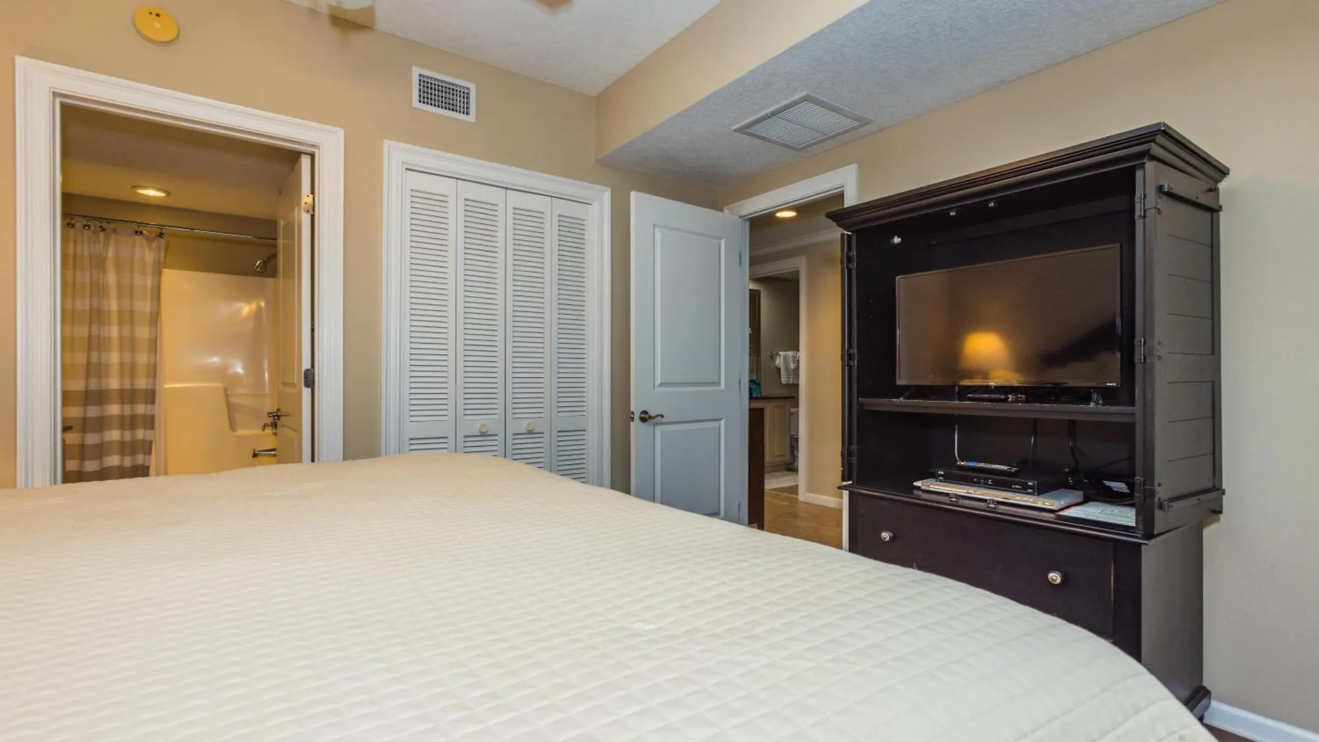 The Colonnades 802 Holiday home