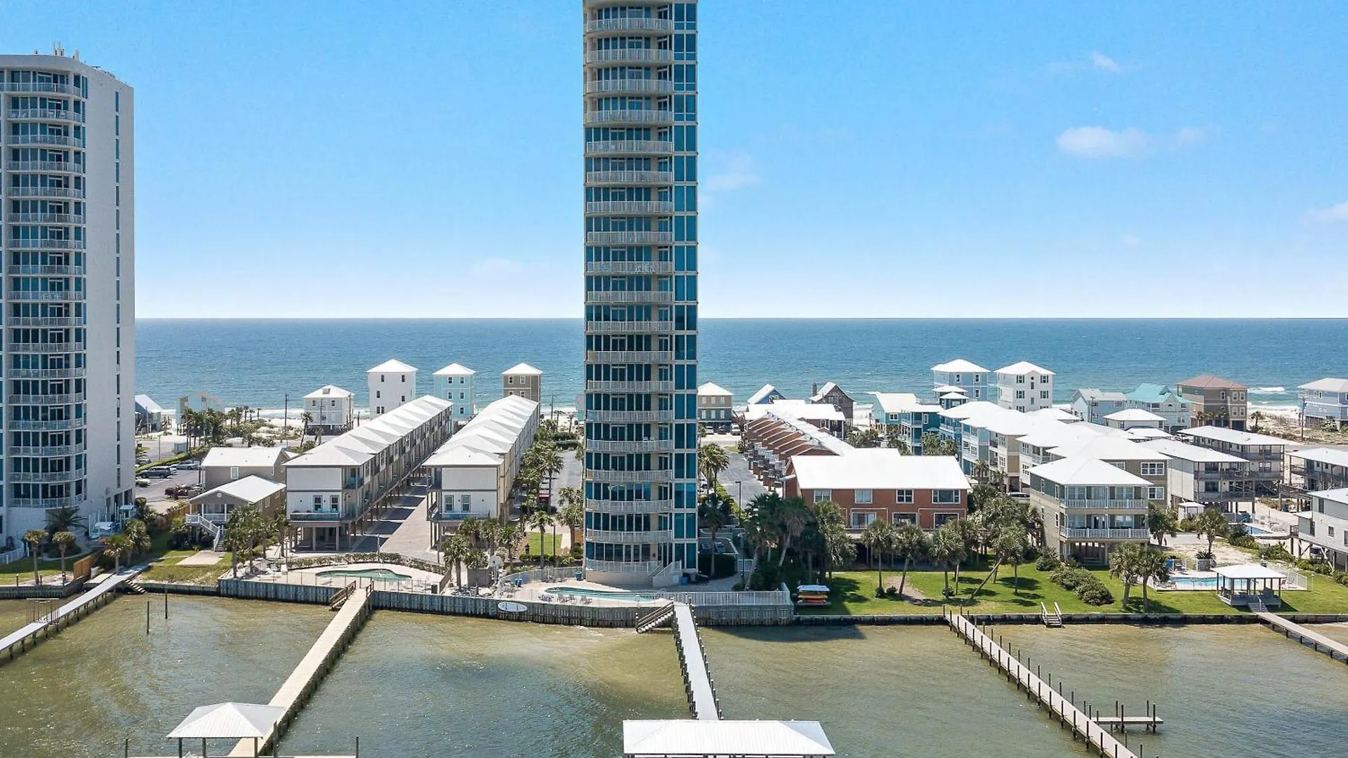 Lagoon Tower 1502 Holiday home *