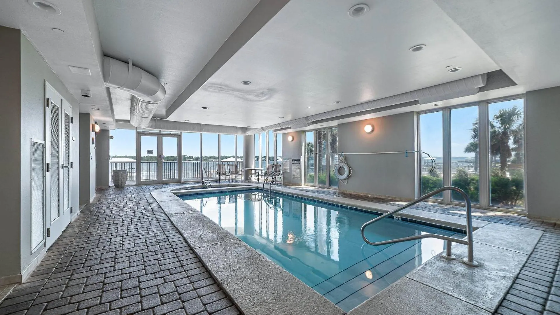 Lagoon Tower 1502 Holiday home *