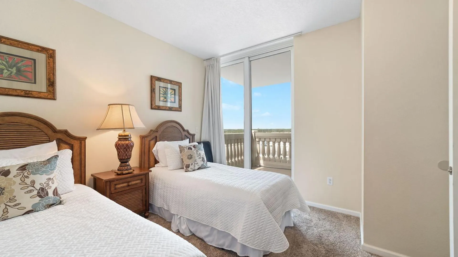 Holiday home The Colonnades 703