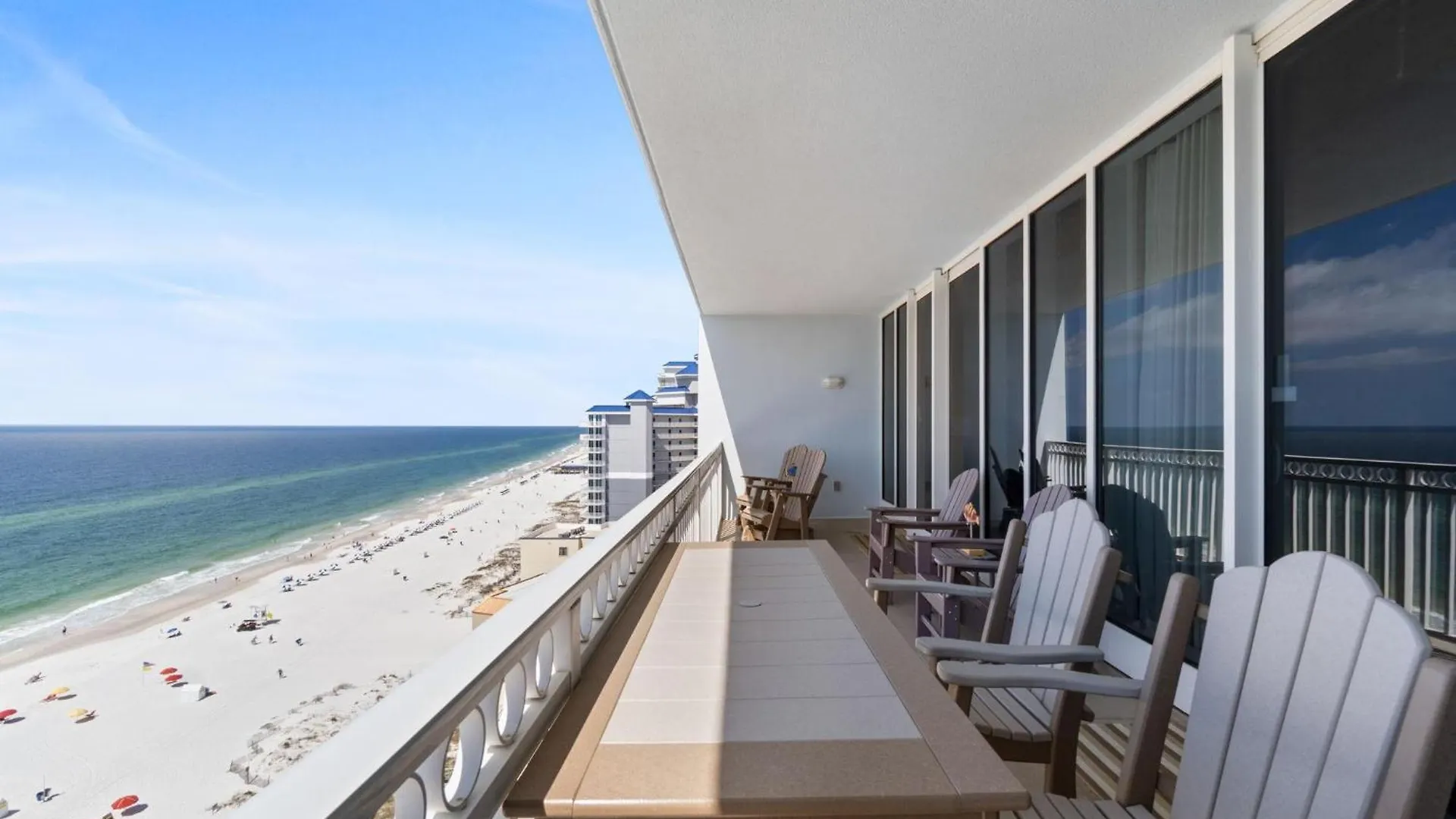 Holiday home Colonnades 1402