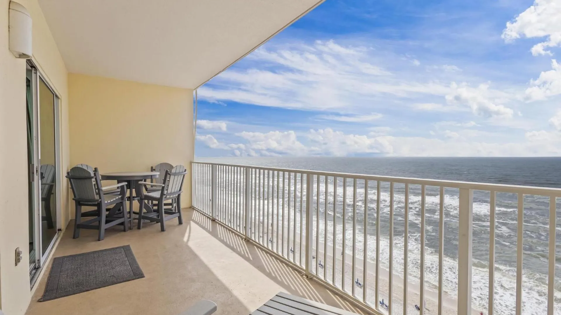 Apartment Crystal Shores 1104