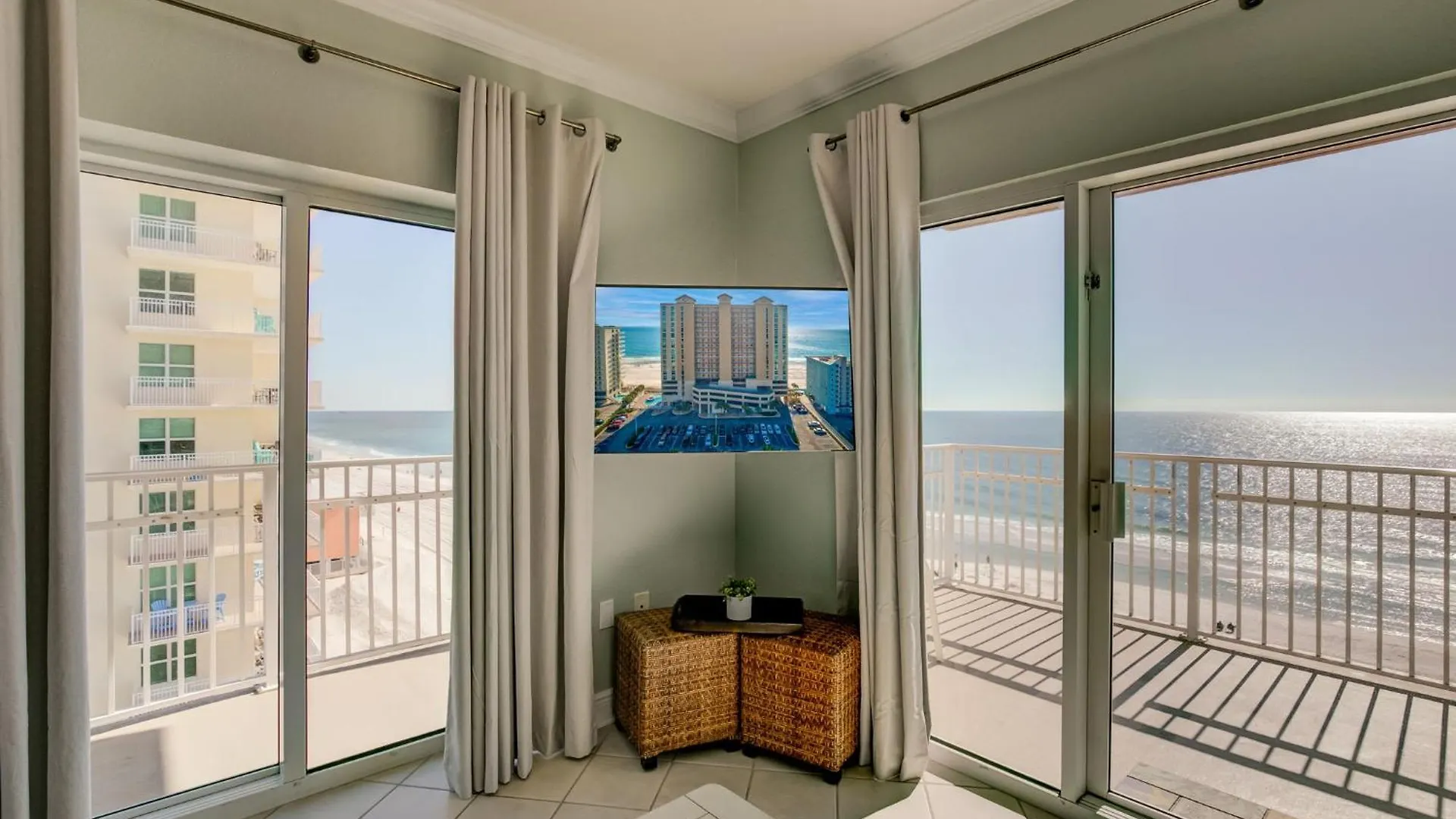 Crystal Shores W 301 By Collection Apartment