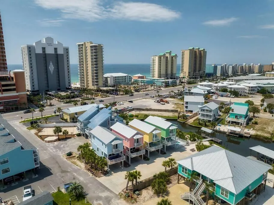 Autumn Getaway! Access, Pool, & Fishing Dock * Gulf Shores