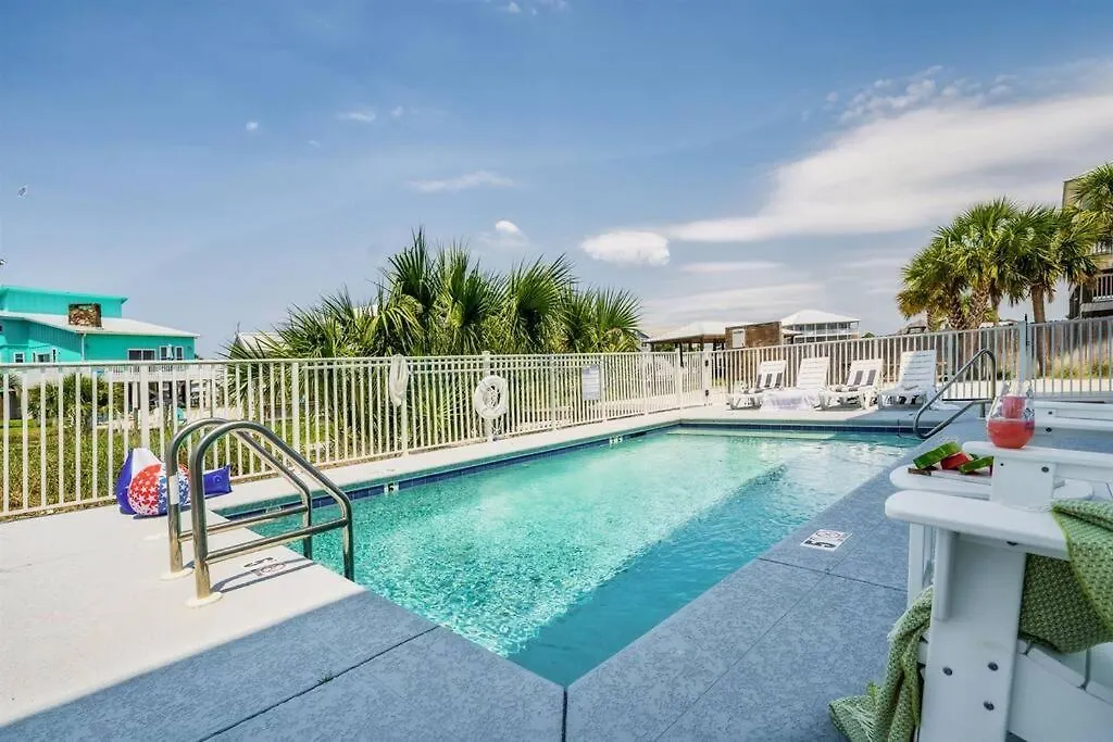 Autumn Getaway! Access, Pool, & Fishing Dock *