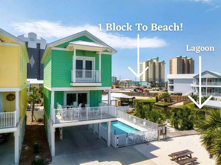 Autumn Getaway! Access, Pool, & Fishing Dock