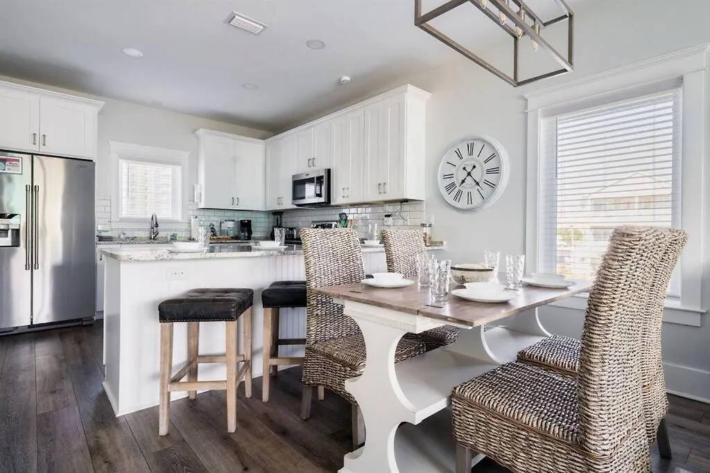 Autumn Getaway! Access, Pool, & Fishing Dock * Gulf Shores