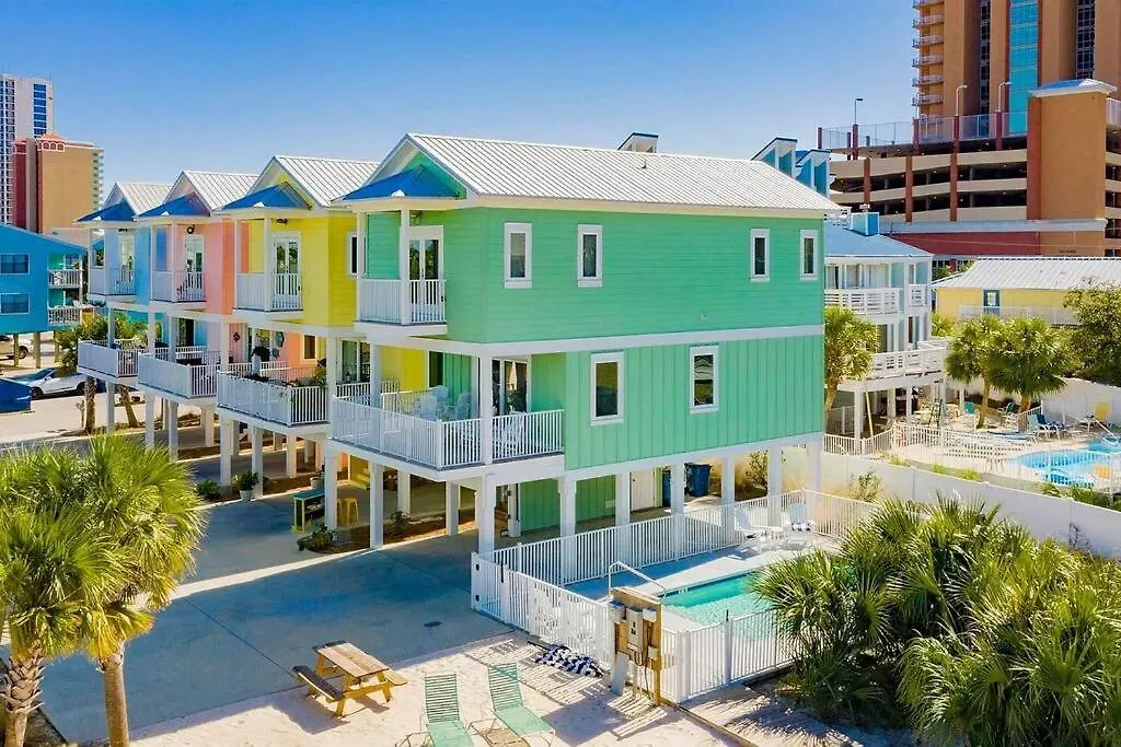 Autumn Getaway! Access, Pool, & Fishing Dock Gulf Shores