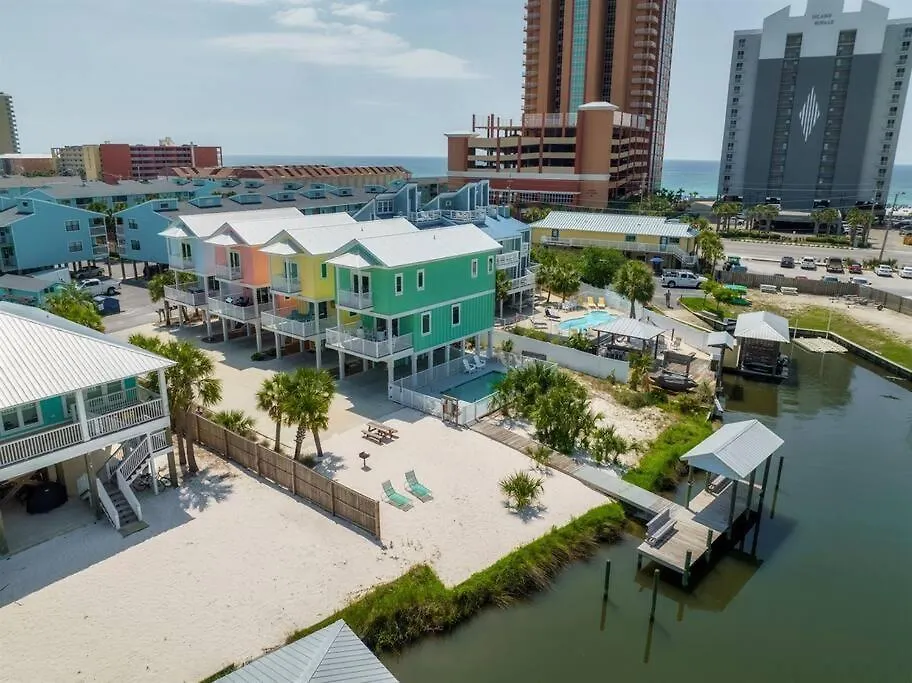Autumn Getaway! Access, Pool, & Fishing Dock * Gulf Shores