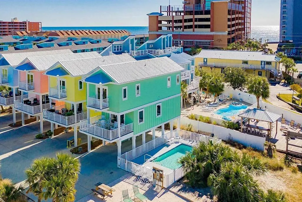 Autumn Getaway! Access, Pool, & Fishing Dock *