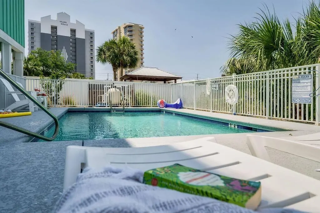 Holiday home Autumn Getaway! Access, Pool, & Fishing Dock