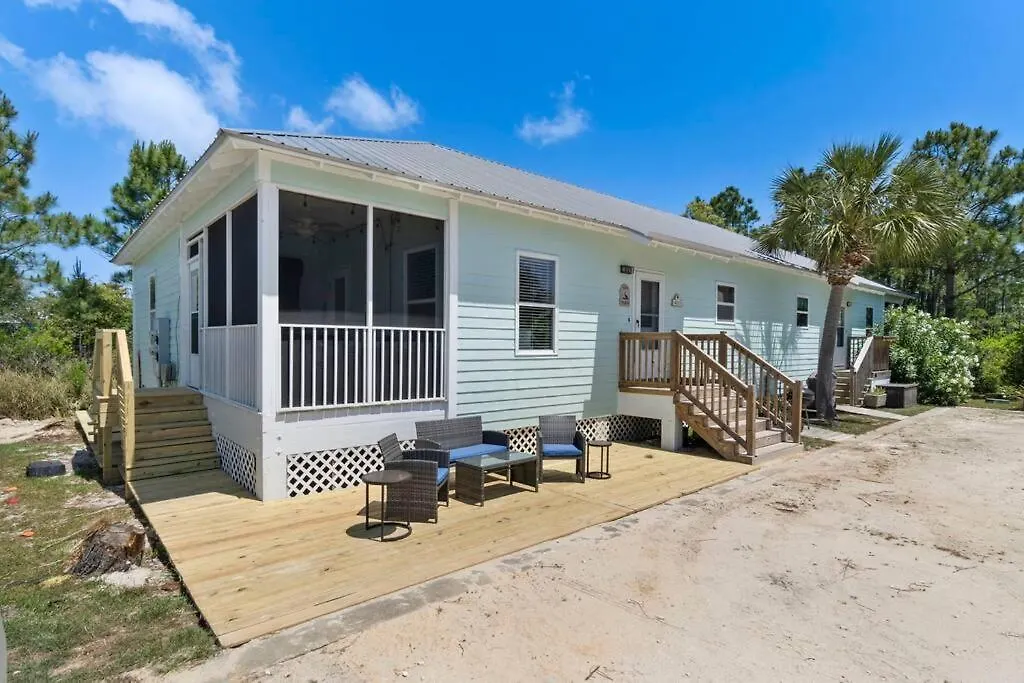 4013 One Minute To Two Pools Dog Friendly Holiday home *