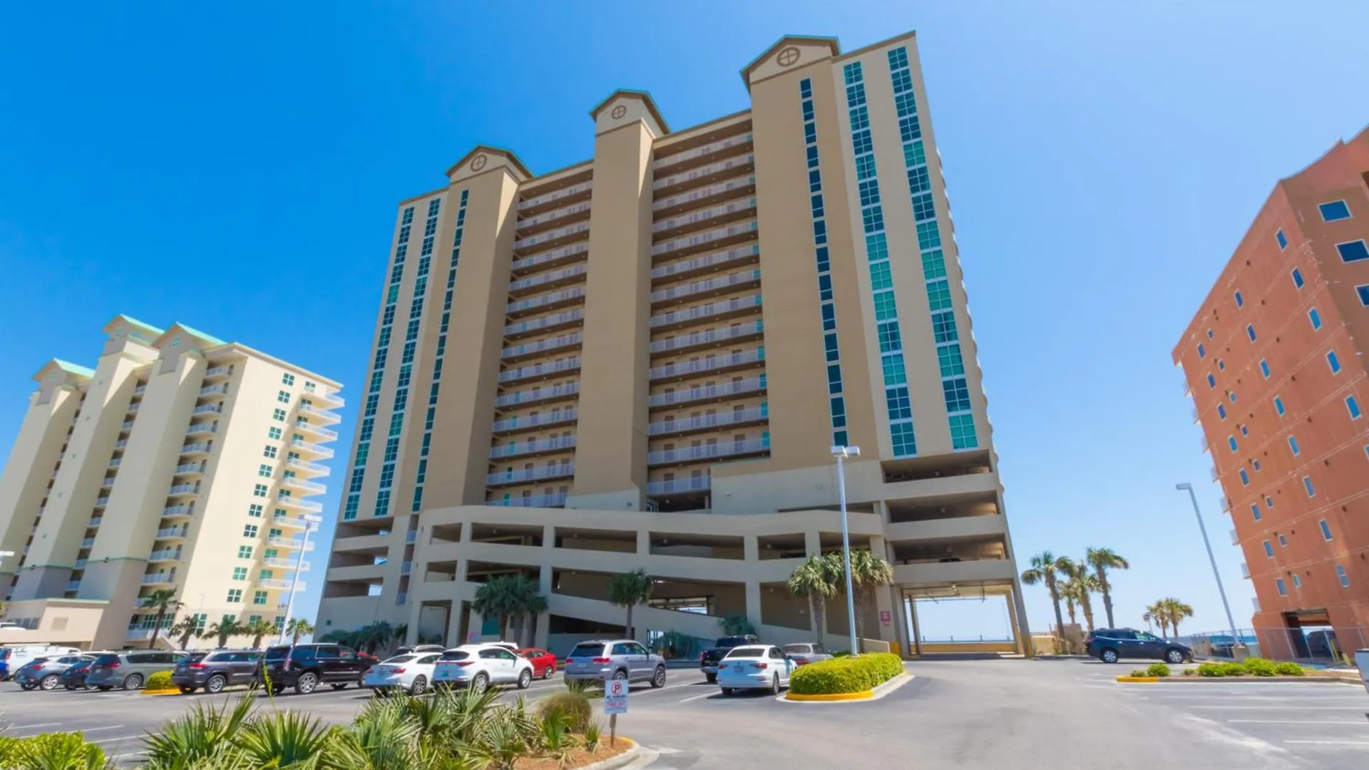 Crystal Shores West 202 4*