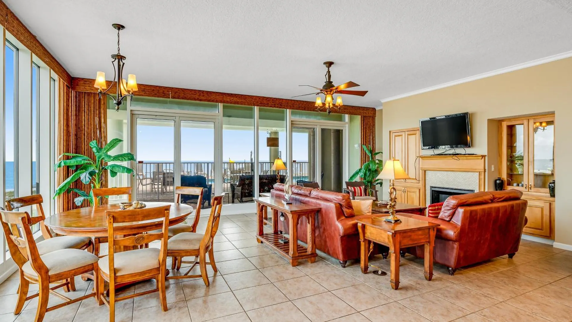 The Colonnades Iv Apartment
