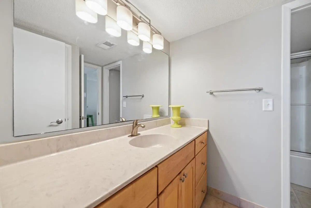 Holiday home Edgewater 82- Floor To Ceiling Glass Doors