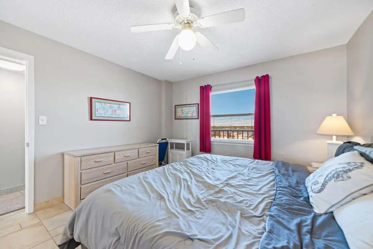 Edgewater 82- Floor To Ceiling Glass Doors Holiday home *