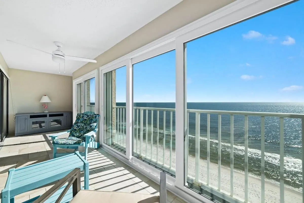 Holiday home Edgewater 82- Floor To Ceiling Glass Doors