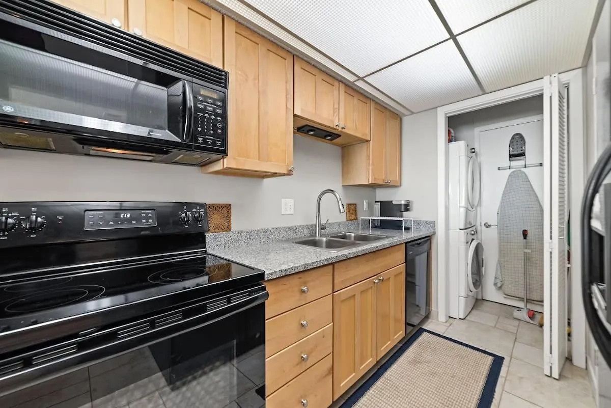 Edgewater 82- Floor To Ceiling Glass Doors Holiday home *