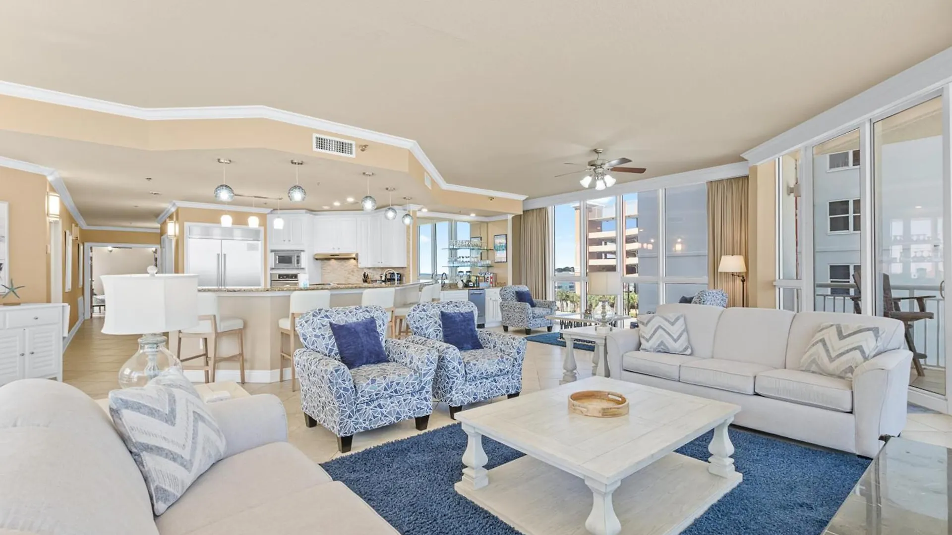 Luxury Penthouse Style Apartment *