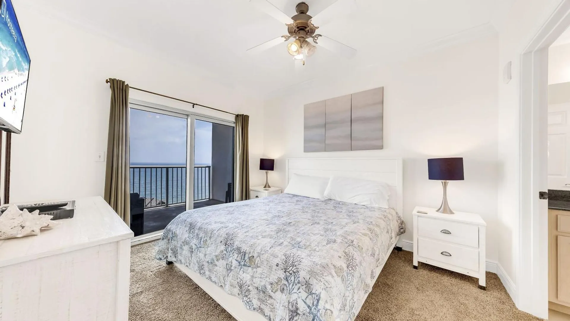 Crystal Tower Apartment *