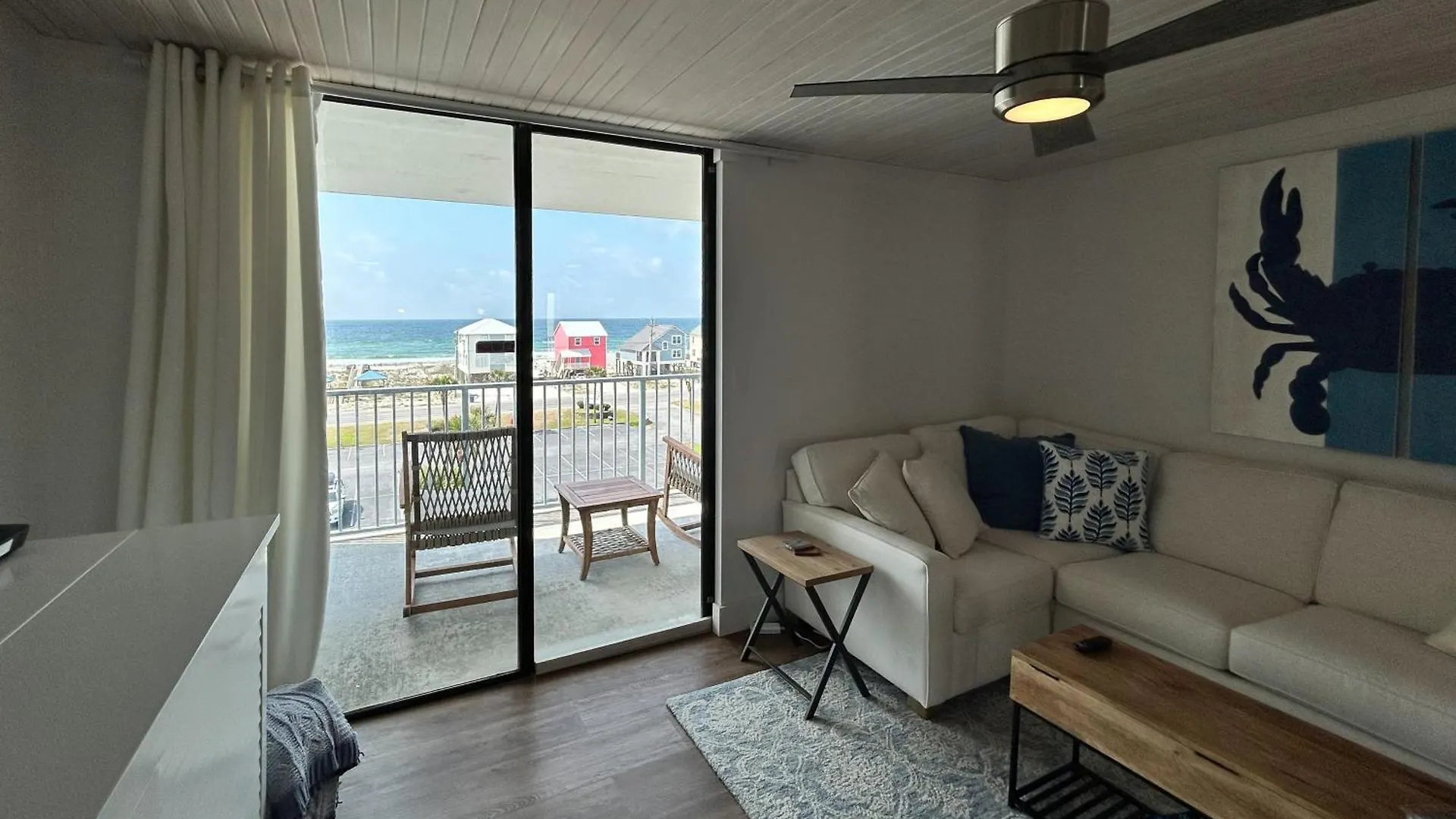 Surf & Racquet Club #506a Apartment