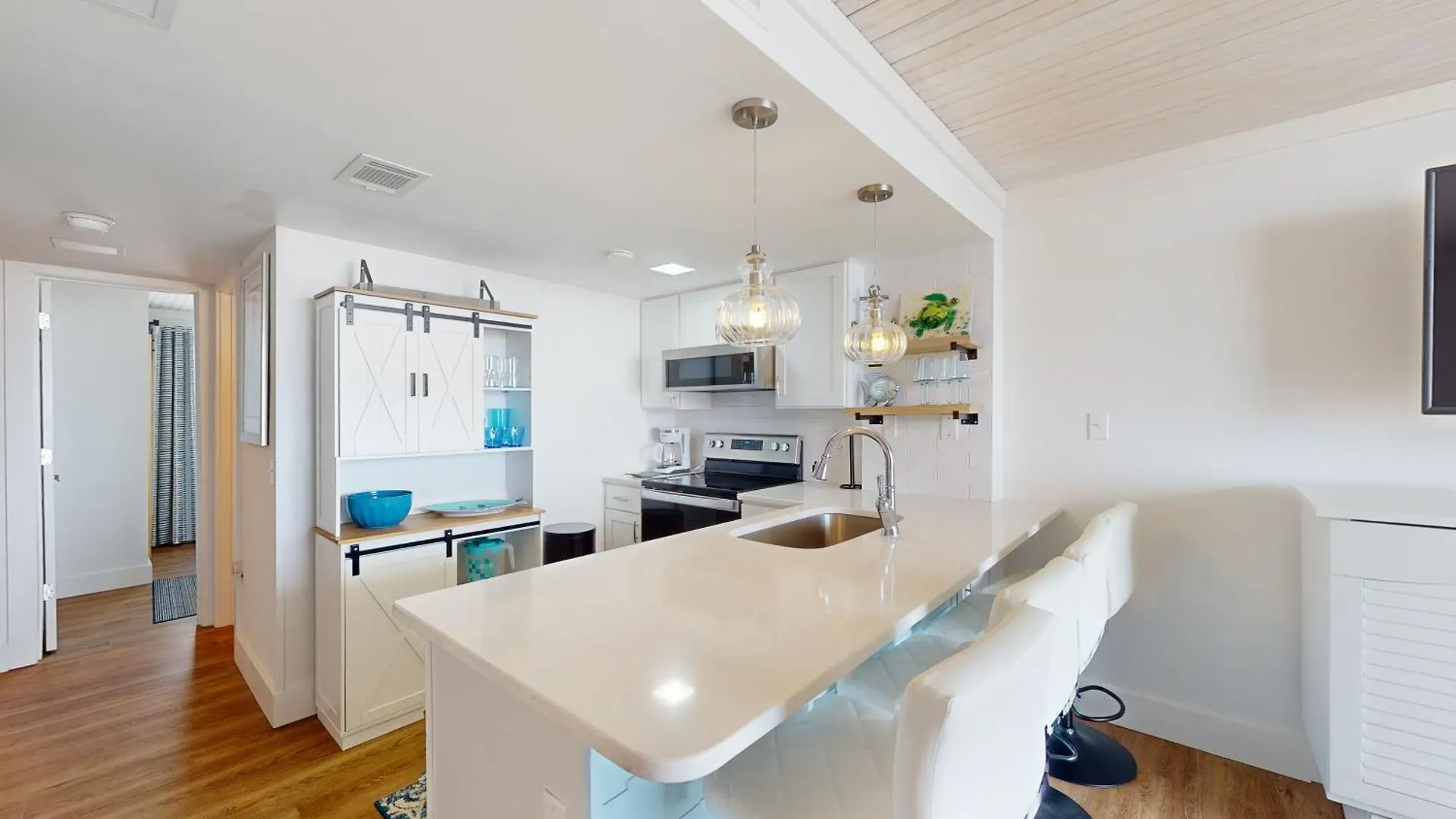 Surf & Racquet Club #506a Apartment *