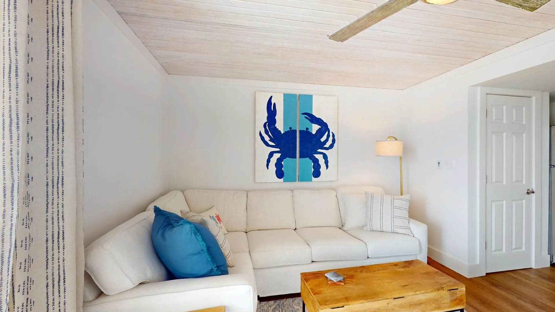 Surf & Racquet Club #506a Apartment