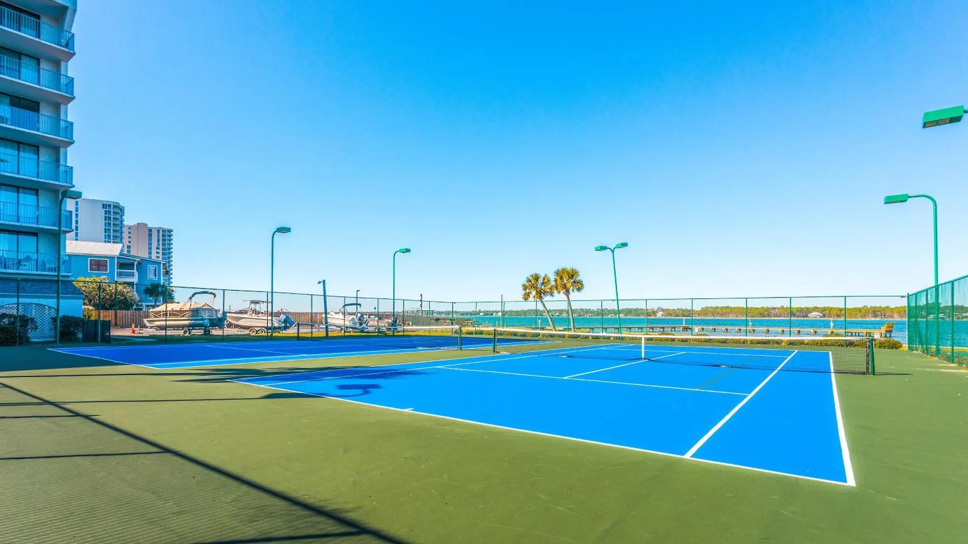 Surf & Racquet Club #506a Apartment