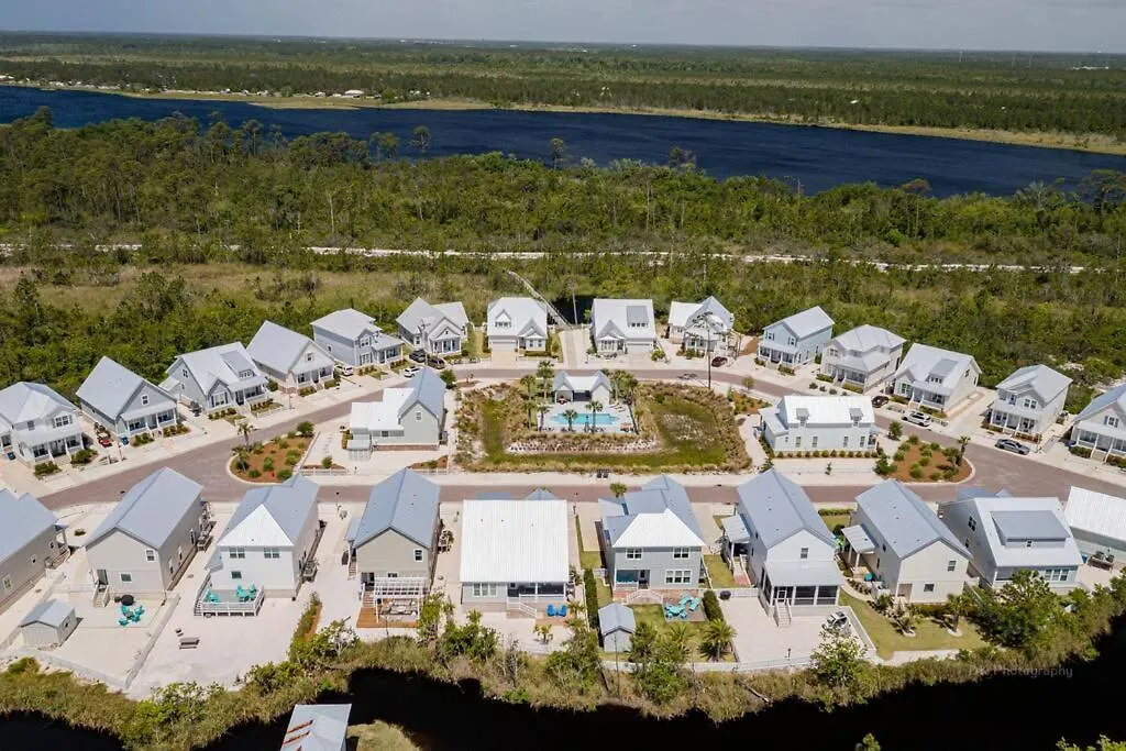 Luxury Orange House - Pool - Hammocks - Bikes Holiday home Gulf Shores