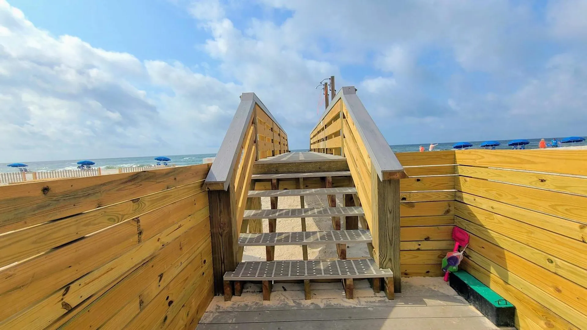 Holiday home Floor Beachside In Sleeps 6