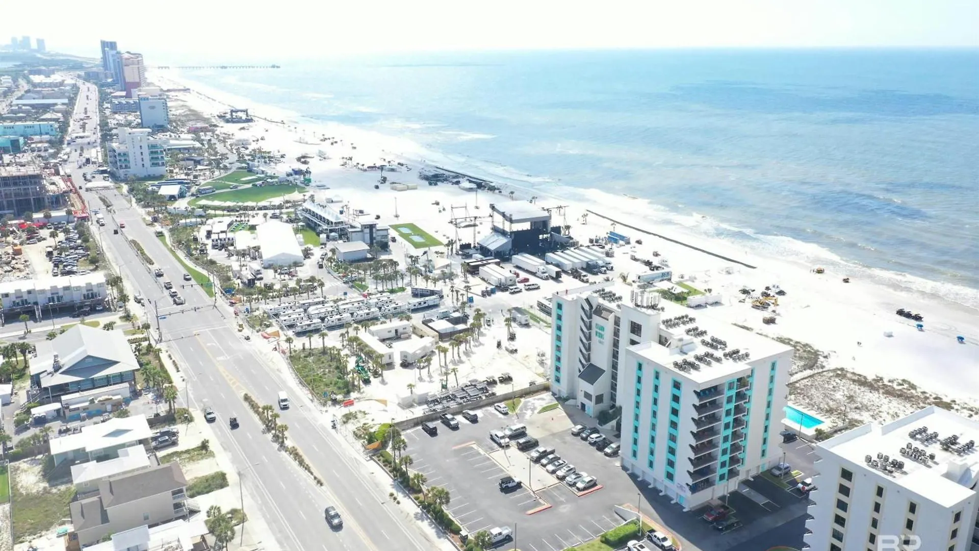 Island Winds East Aparthotel