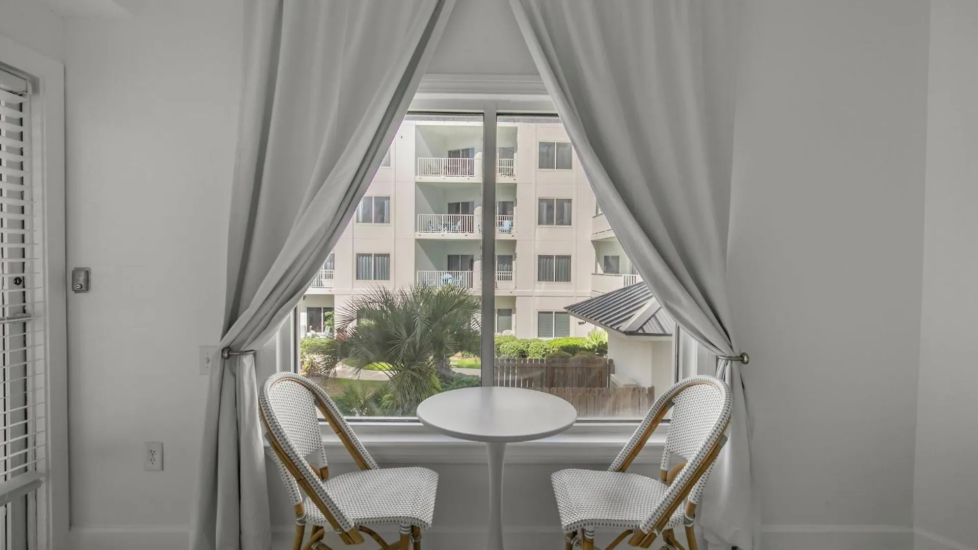 Palm C23 By Collection * Gulf Shores