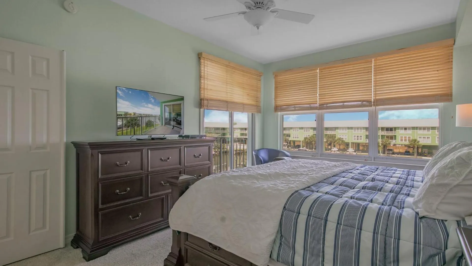 Navy Cove Harbor 1205 By Collection Holiday home