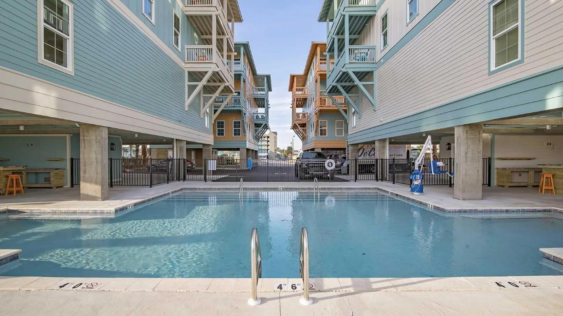 Breezyville Northeast Sun 12br Holiday home