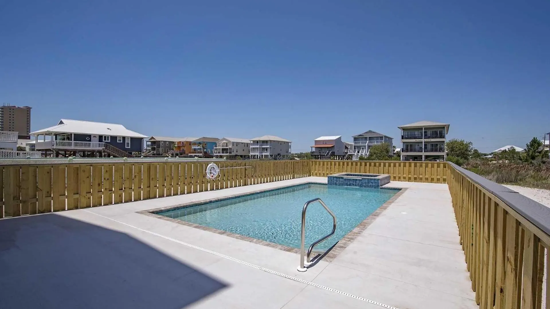 Zoe's Zen 5 Bedroom Lockout Holiday home *