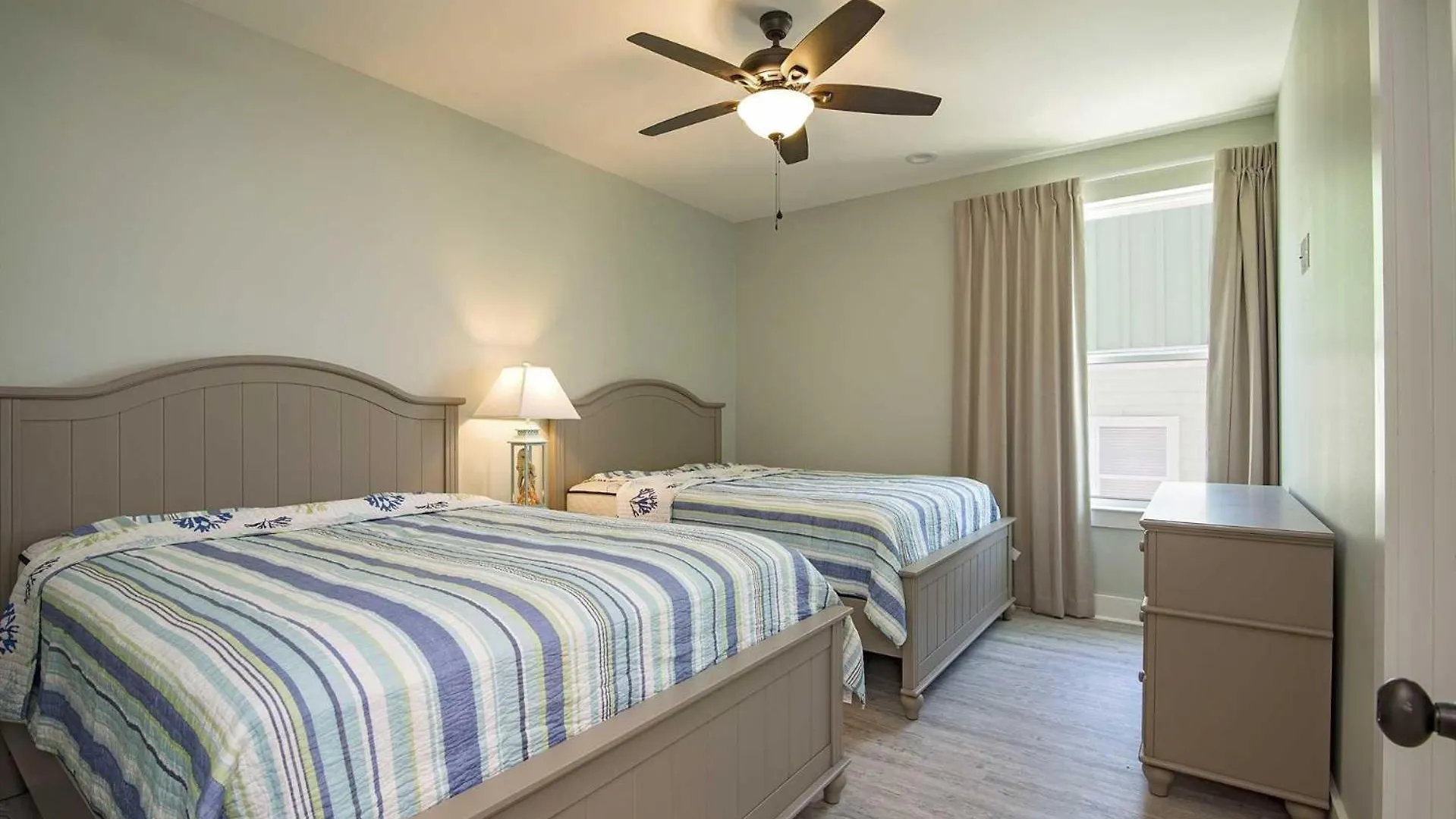 Zoe's Zen 5 Bedroom Lockout Holiday home Gulf Shores